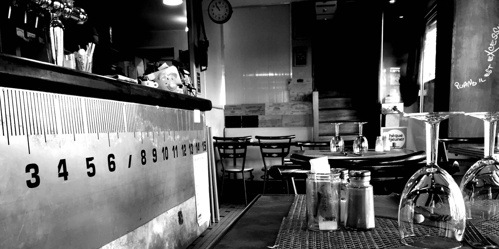 restaurant café avec des tables