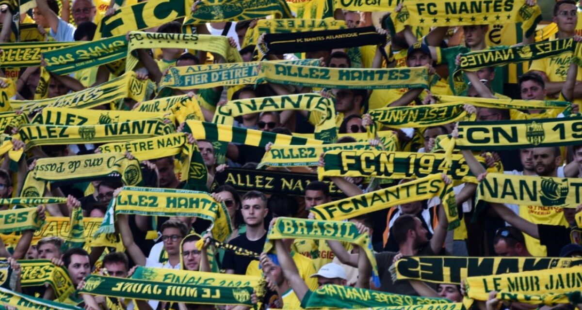 Le FC Nantes dévoile un maillot hommage à Emiliano Sala pour l'anniversaire  de sa mort