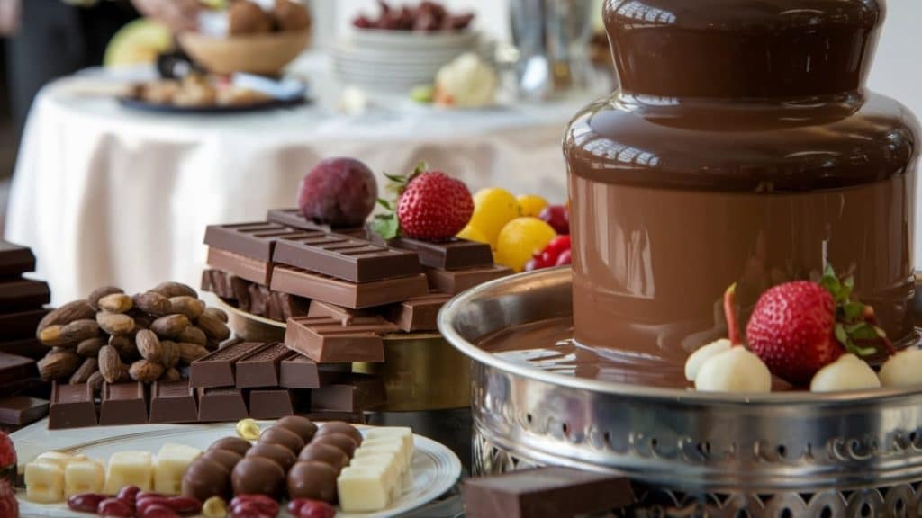 Fontaine de chocolat et fruits