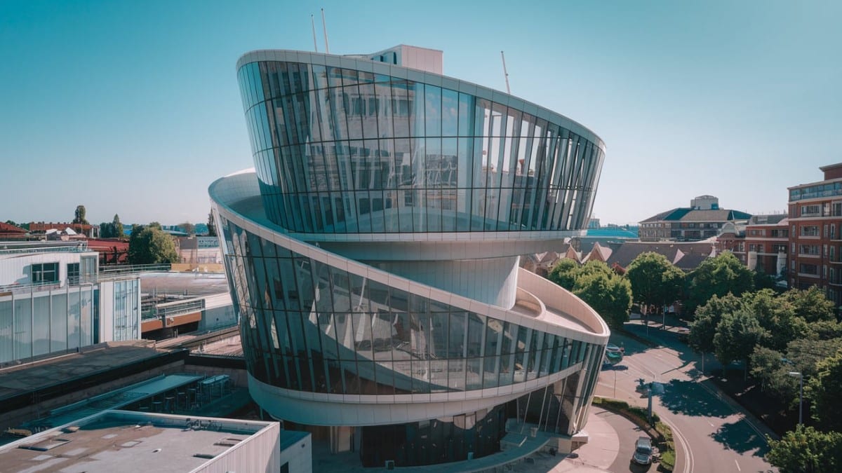 Bâtiment moderne à forme unique